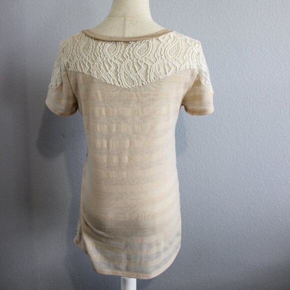 Vintage Lace Shoulder Short Sleeve Graphic Tee Size M - Picture 4 of 5